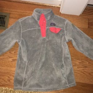A Patagonia sweatshirt/sweater